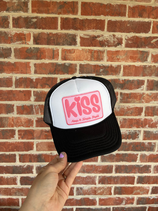Kiss hat